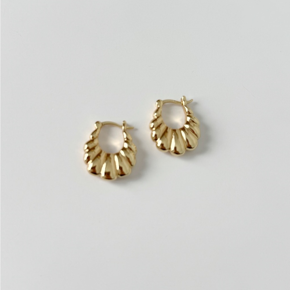 Little Scallop Hoops